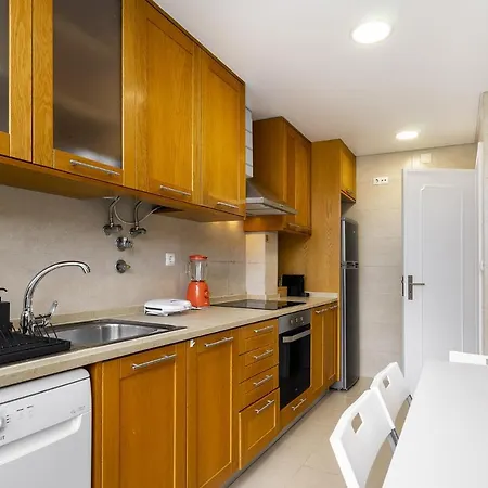 Whome Peaceful Algés Family Away From Noise