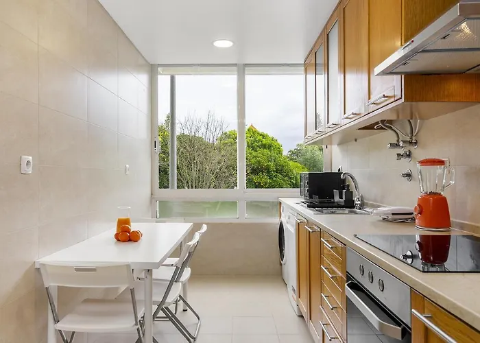 Whome Peaceful Alges Family Away From Noise