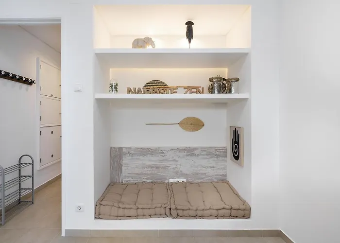 Whome Peaceful Alges Family Away From Noise *