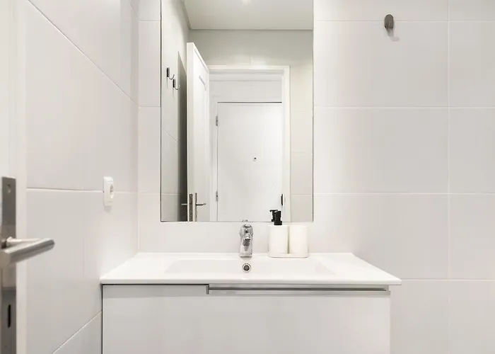 Whome Peaceful Alges Family Away From Noise